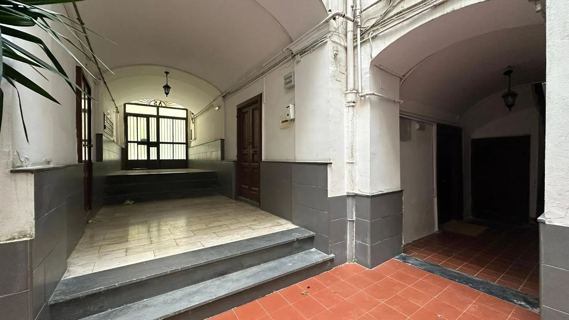 Bilocale A Chiaia Vicino A Via Dei Mille Διαμέρισμα Νάπολη