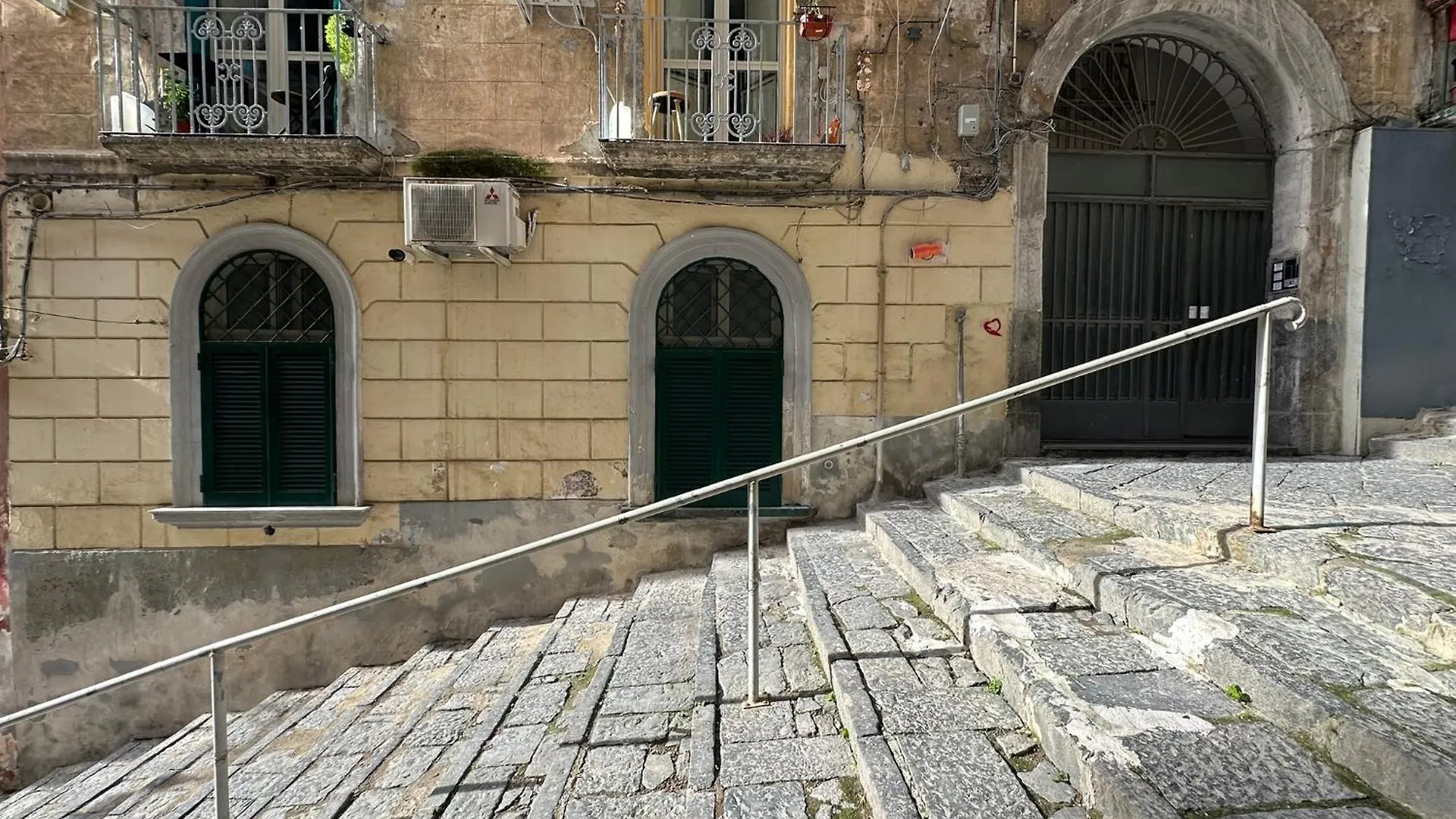 Bilocale A Chiaia Vicino A Via Dei Mille Apartment Naples Italy